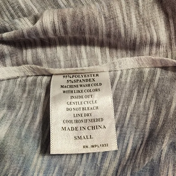 Sweet Gisele Leopard Print V-neck Fitted Tee - Picture 6 of 11